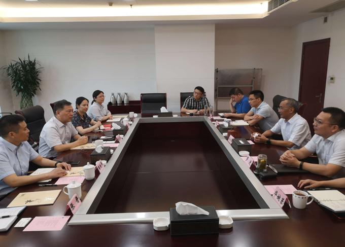 胡昌林董事长率队调研无锡产业集团(图1) 图片1_副本.png