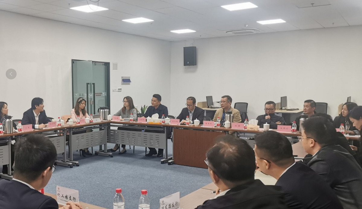 公司领导率队赴江北新区洽谈“园区保”合作(图1) 公司领导率队赴江北新区洽谈“园区保”合作(图1)