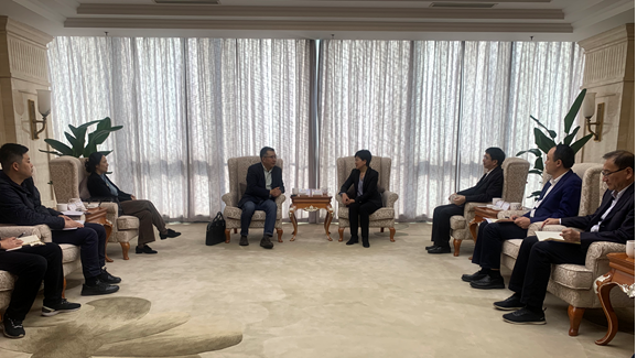 公司领导赴交通银行江苏省分行开展合作交流(图1) 公司领导赴交通银行江苏省分行开展合作交流(图1)